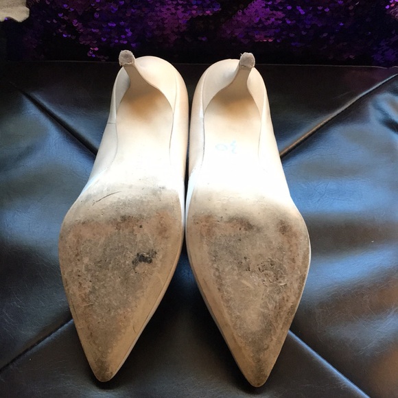 Tahari shoes - Picture 2 of 6